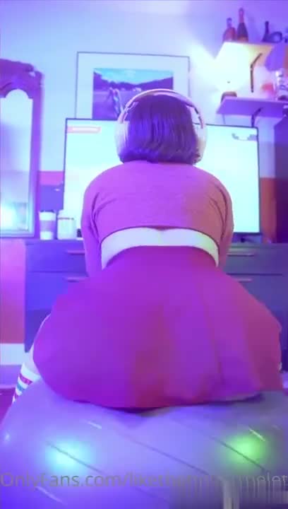 Gamer Girl Bugortheletter Assfucked From Behind Video
