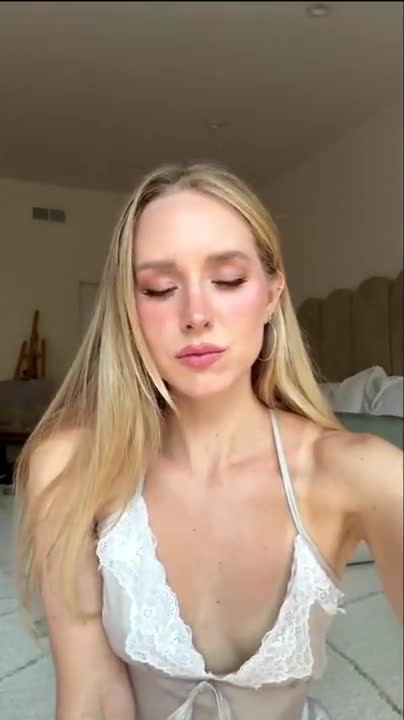 Caroline Zalog Pussy See Through Full Live Video