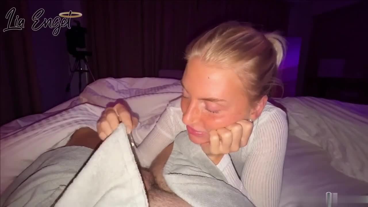 Late Night Sex With Horny Girlfriend LiaEngel