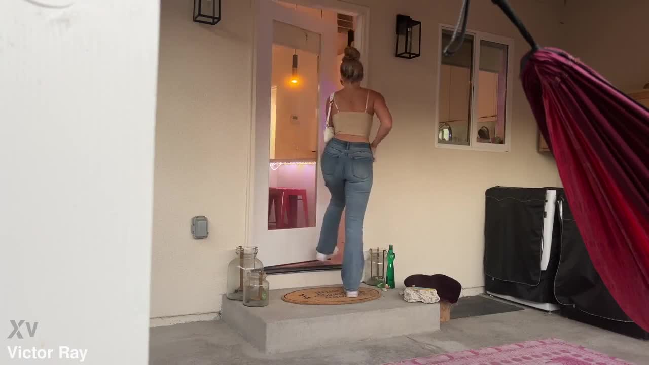 River Lynn Big Booty Blonde Gets Fucked By Home Intruder