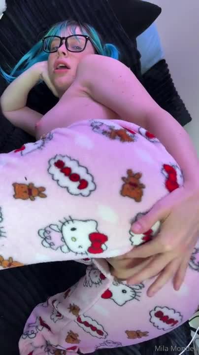 Mila Mondell – Ripped PJ Pants Fucking Creampie