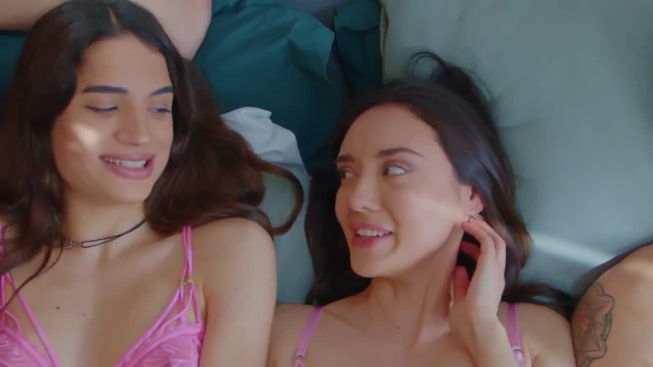 Catherine Knight & Candie Luciani Step Sister Swap 4Some