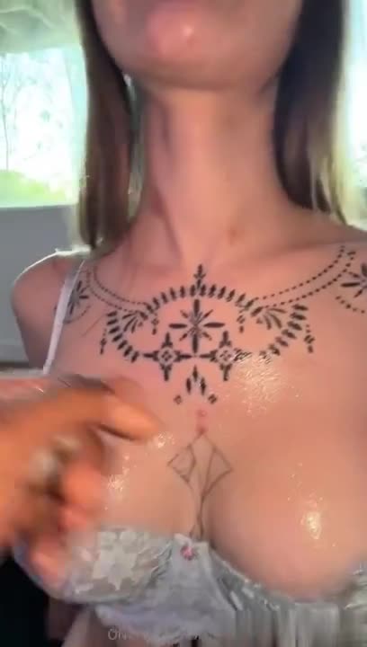 Itsluv’s Bubble Butt Banged By Huge BBC Porn Video – Version 1