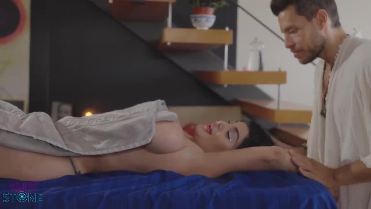 Niky Bimbodoll Huge Boobs Latina Squirts After Happy Ending Massage