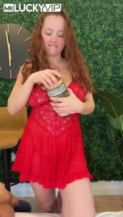 Red Eviee – Redhead Babe Delivers Titjob Using Her Massive Tits