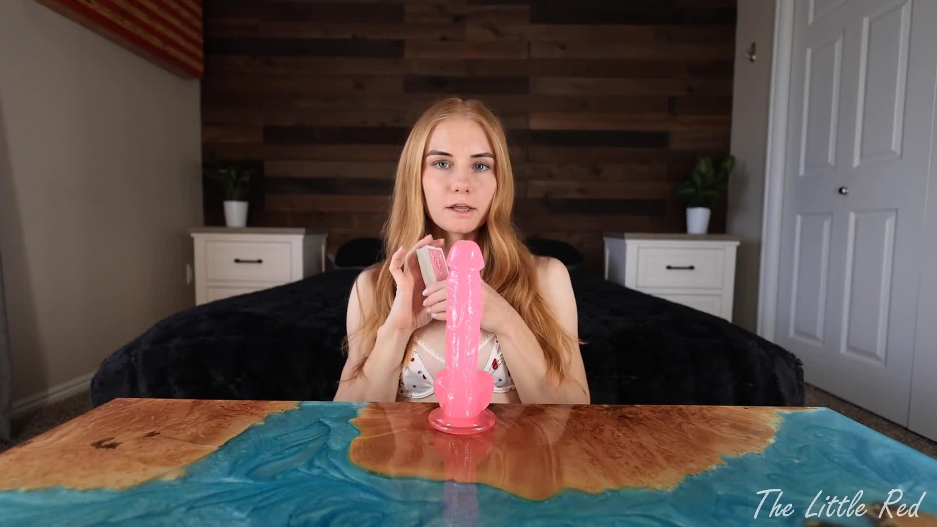 The Little Red – Card Game JOI