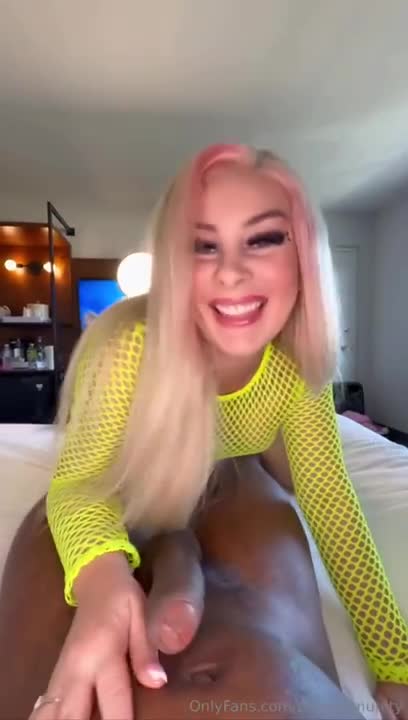 Trixi Brooks – PAWG Gets Fucked Hard and Deep In Fishnet