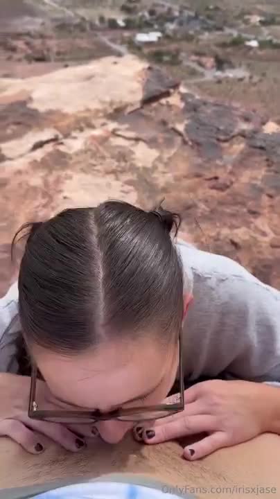Iris Leon Fucks On Hike