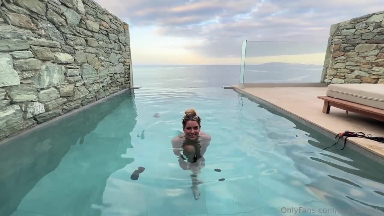 Adrianna Eves – Poolside BG Sextape