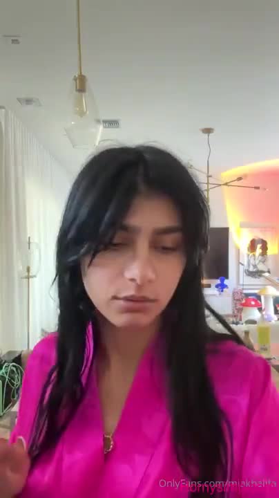 Mia Khalifa Guiter Play Naked In G String Ass