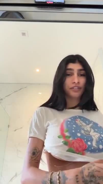 Mia Khalifa Naked Full Bush Yoga Onlyfans NEW Live