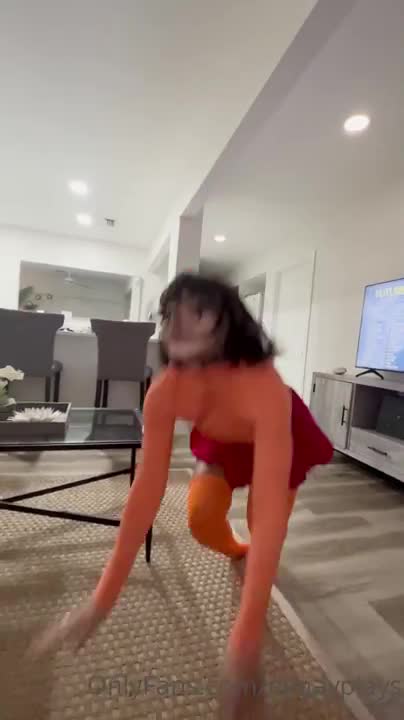 Emily Rinaudo OnlyFans leaked Emily Rinaudo – POV Velma Cosplay Sextape on HDthot