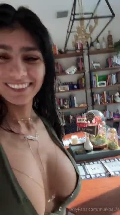 Mia Khalifa 46min Livestream Video