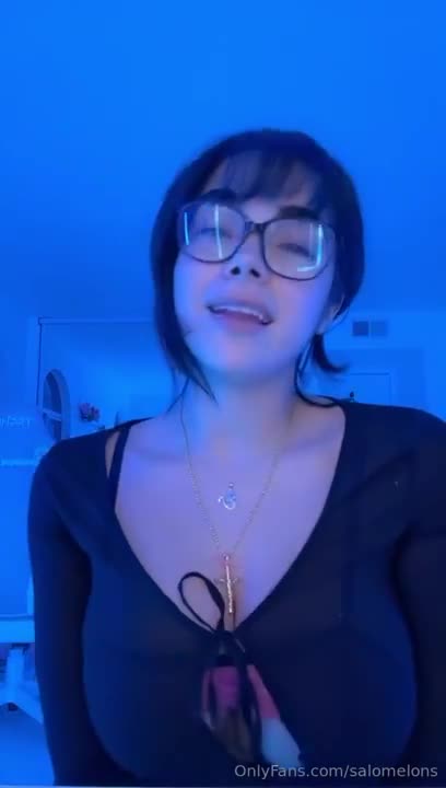 Salarrea – Handjob In Sexy Black Dress