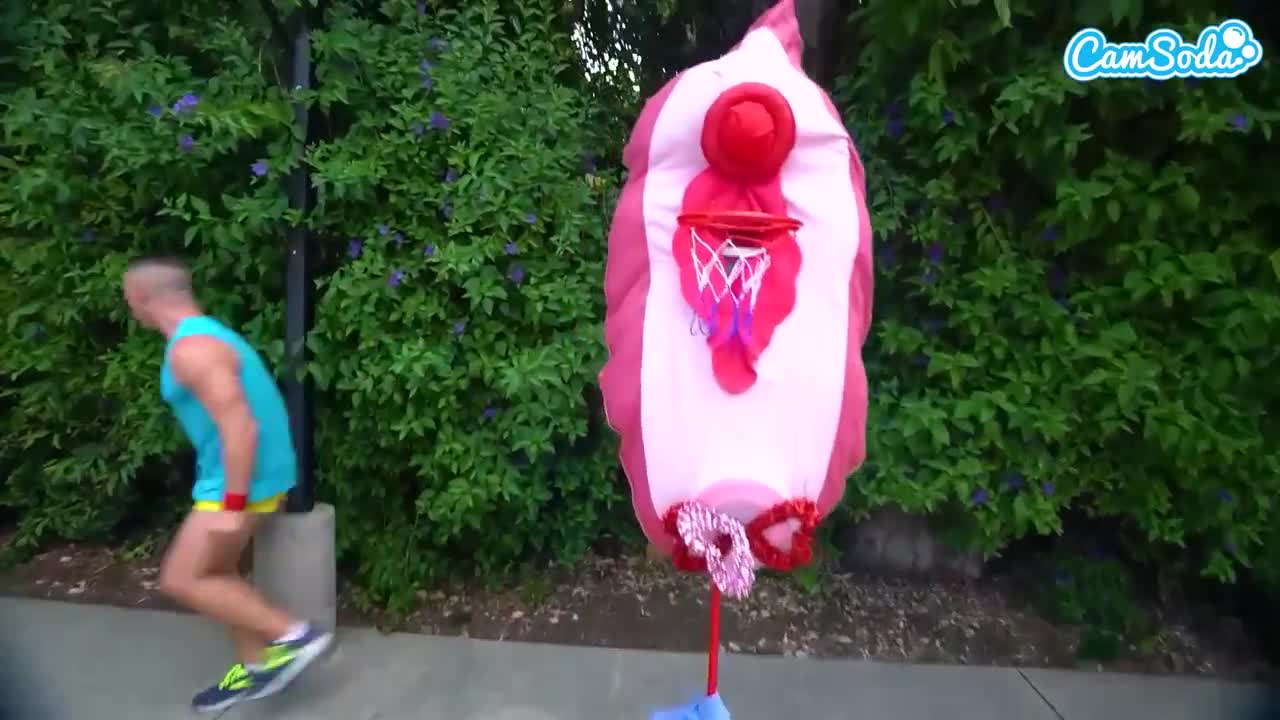 Slimthick Vic Clam Dunk Contest