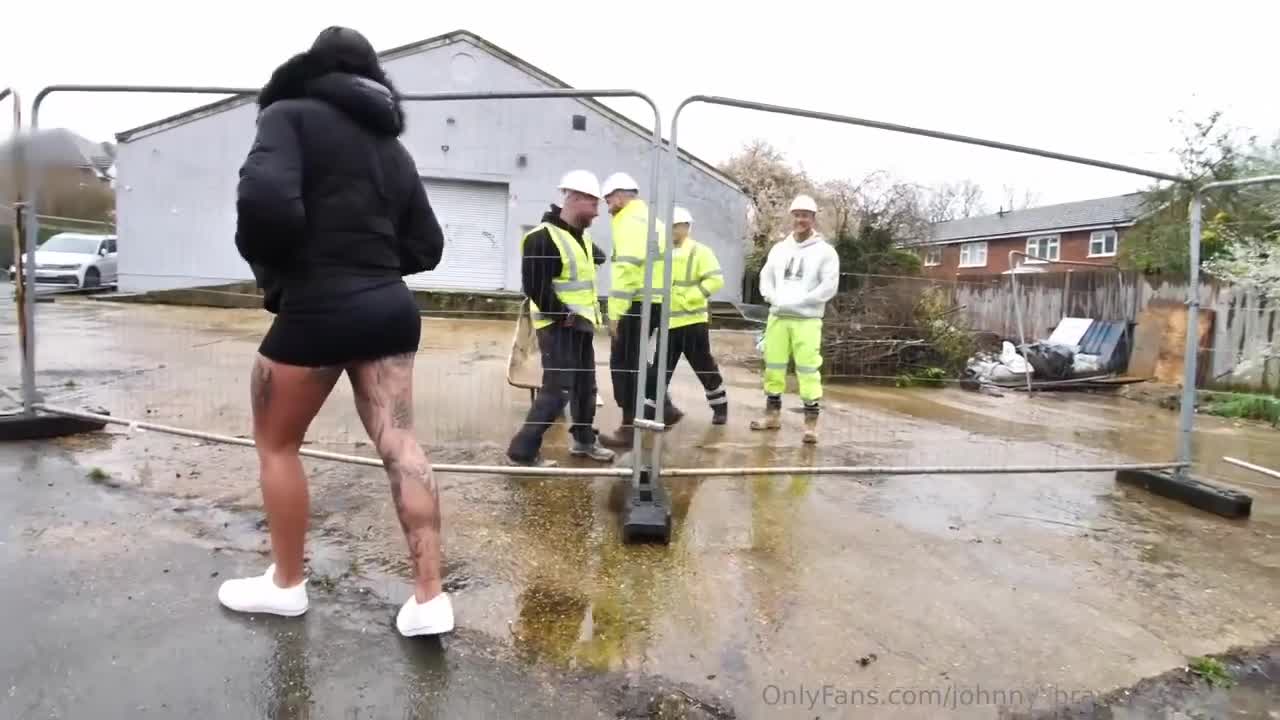 Hayley Vernon Hardcore Gang Bang With Buliders
