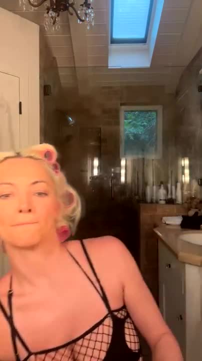 Lindsey Pelas Fishnet Fit Livestream Video