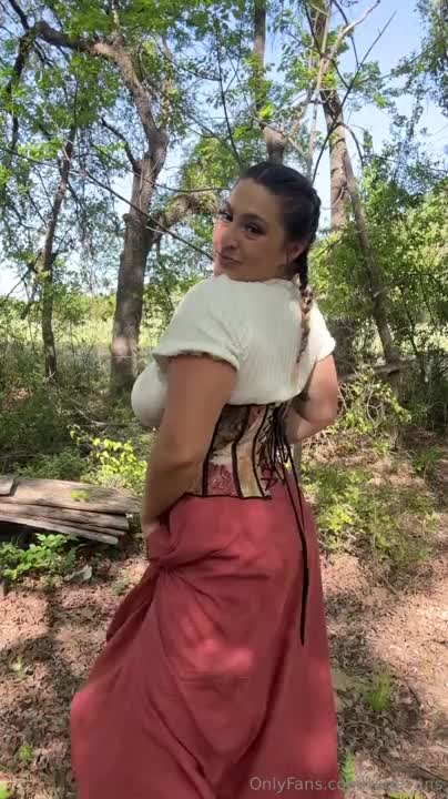 Tati Evans OnlyFans leaked Tati Evans – Fuck Me Friday Renaissance Outfit on HDthot