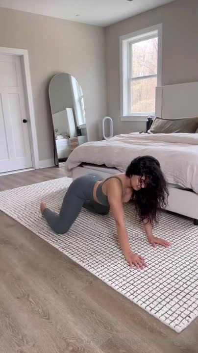 Bonnie And Clyde – Yoga Instructor B/G Sextape
