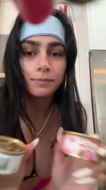 Mia Khalifa Naughty Naked Creamy Coffee Brewing