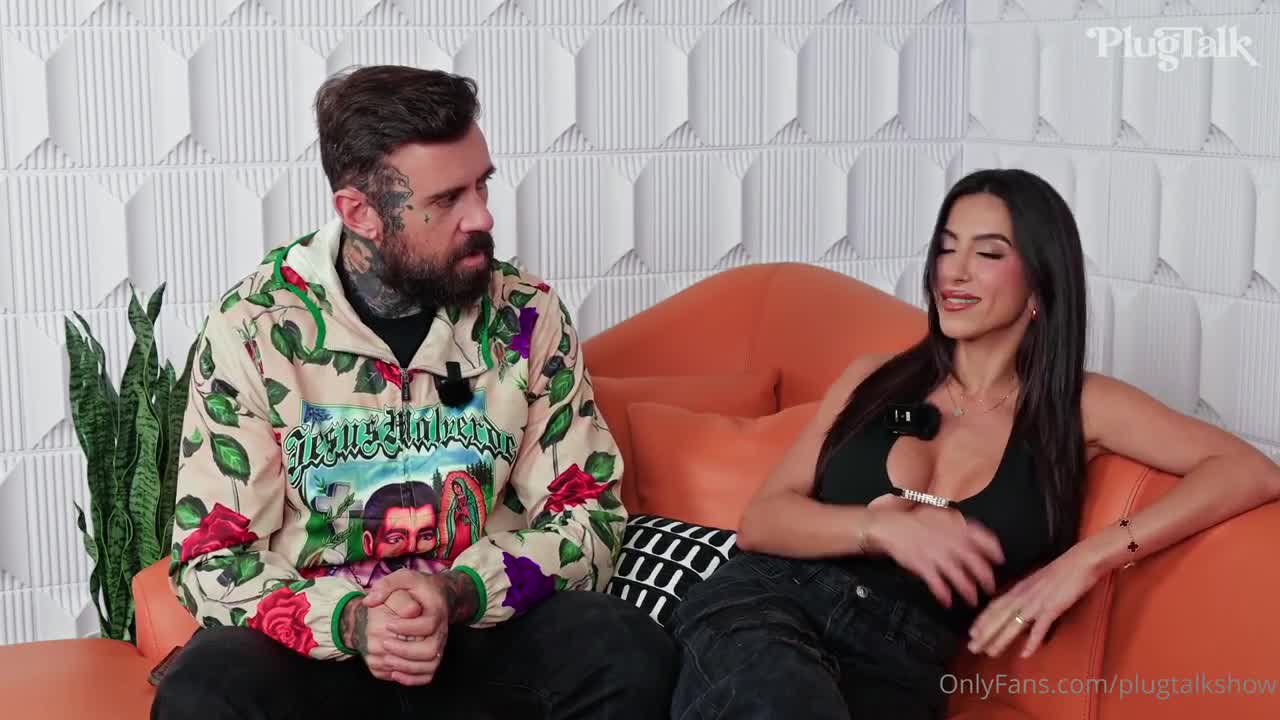 Danae Mari And Lena The Plug – Threesome From PlugTalk