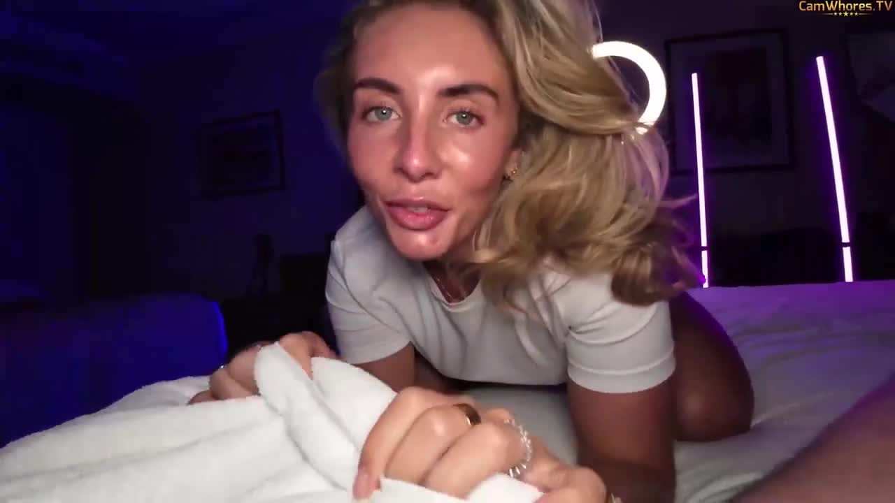 Bonnie Blue British Fuckdoll Pissed On