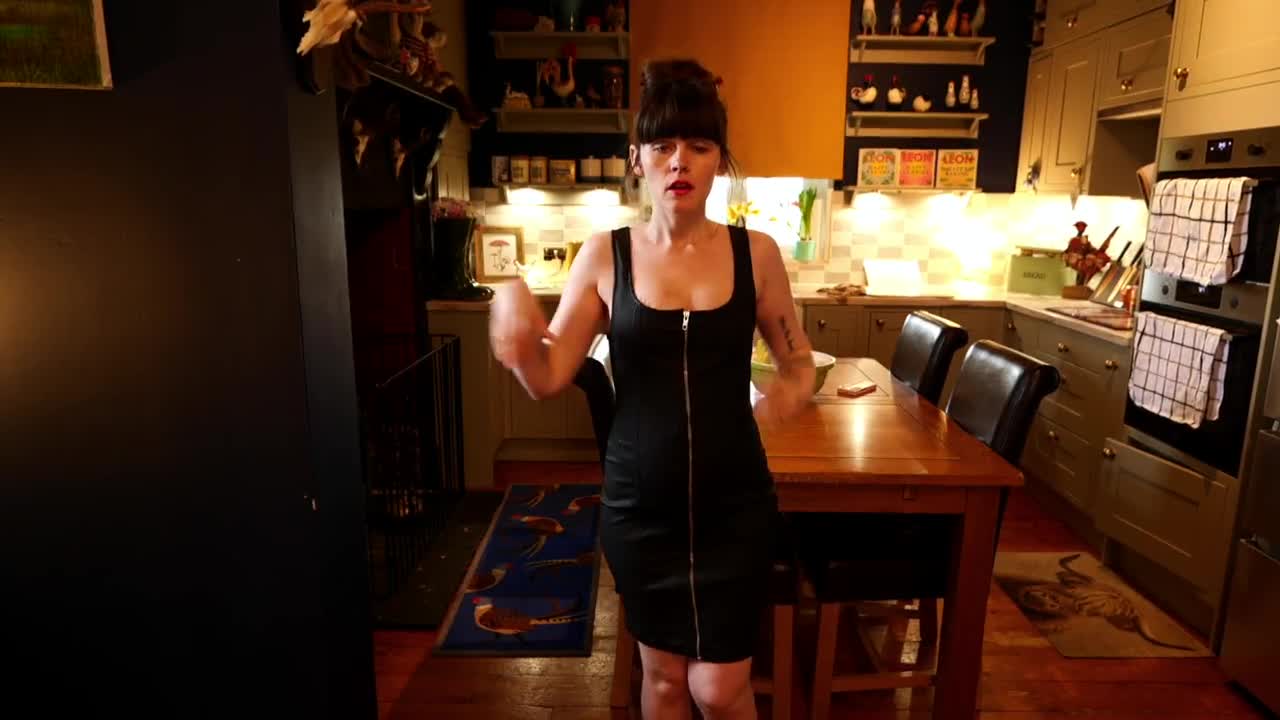 Sydney Harwin – Mommys Uncontrollable Pregnant Urges Forbidden Sex
