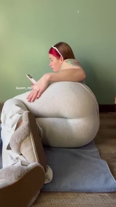 Queen_D – Anal Roleplay With Big Black Dildo