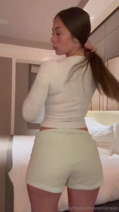 Sophie Rain – Bedroom Boobs And Pussy Play