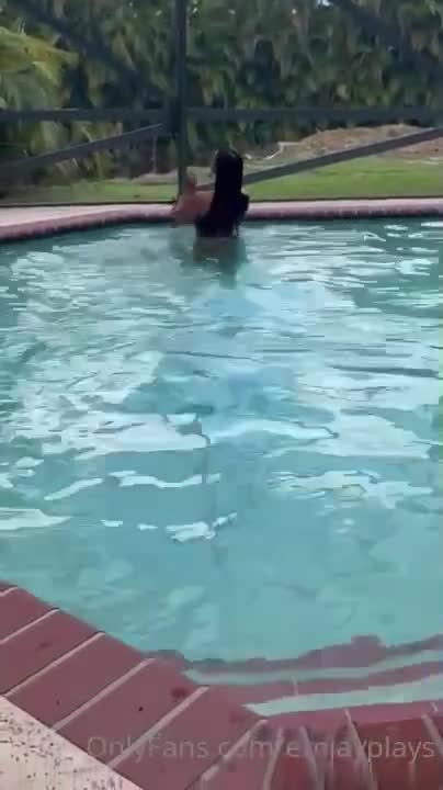 Emily Rinaudo OnlyFans leaked Emily Rinaudo Poolside Facial on HDthot