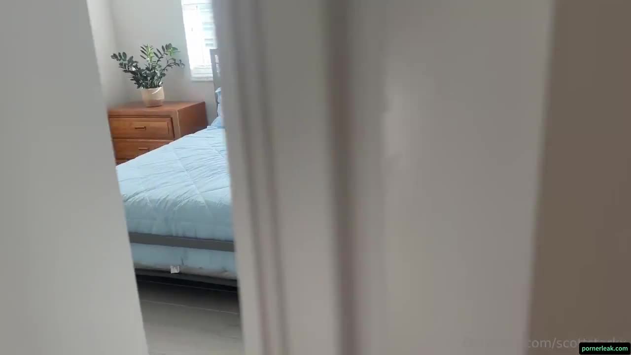 Luna Luxe Spying On My Horny Latina Step Sister