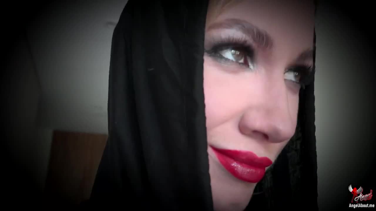 Angel The Dreamgirl – The Evil One Tempting You