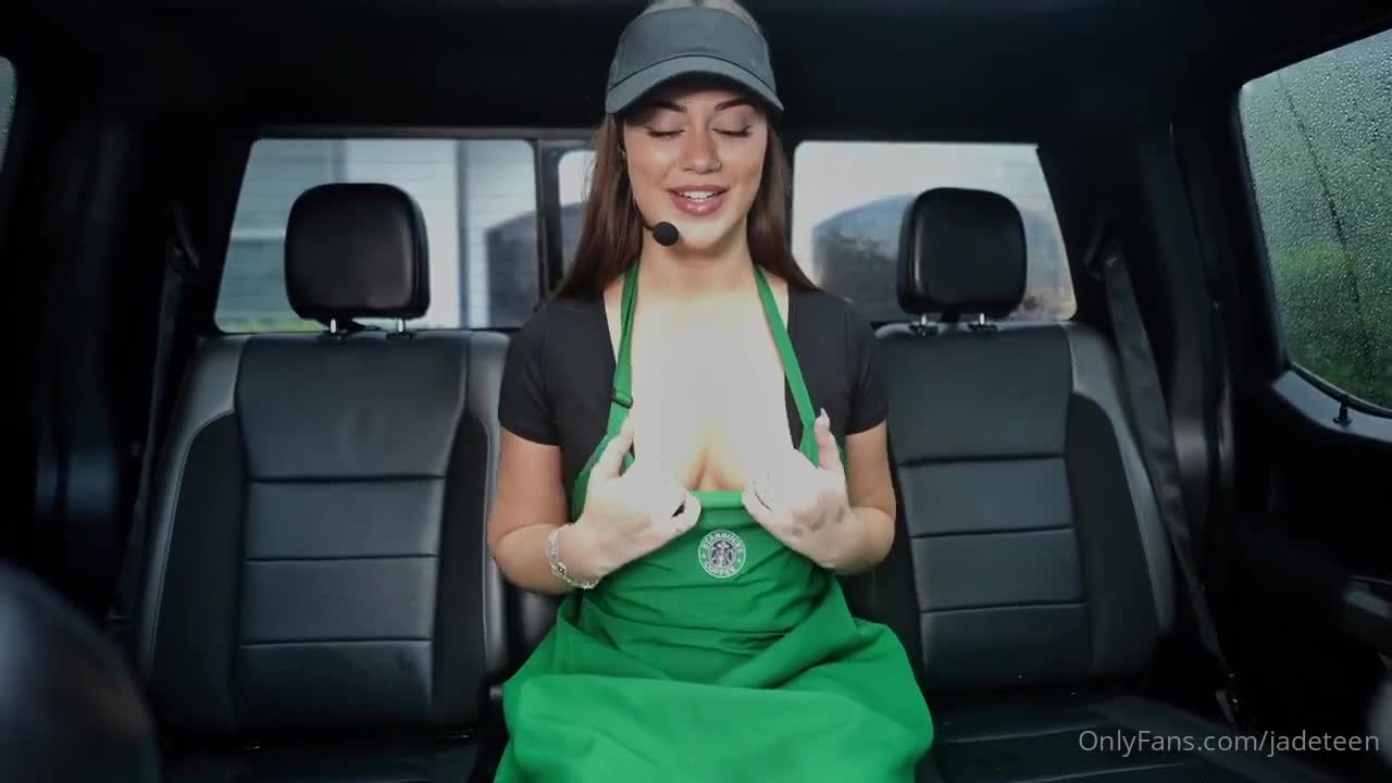 Jadeteen – Starbucks Waitress Dildo Fuck In The Back Seat