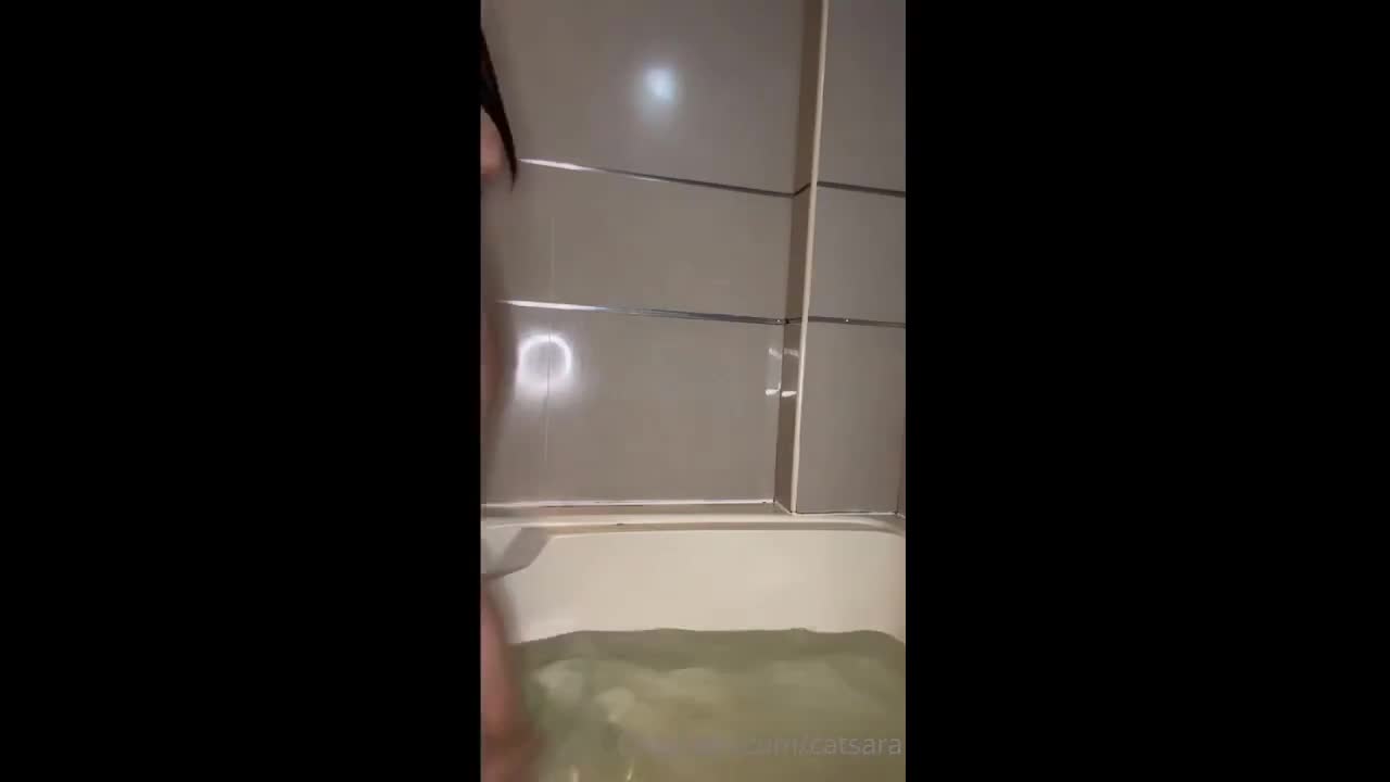 Catsara – Nude Bathtub Dildo Fuck PPV Video