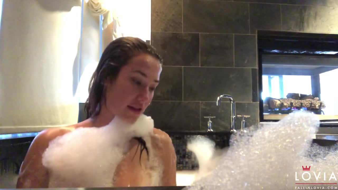 Eva Lovia OnlyFans leaked Eva Lovia – NYC Bath on HDthot