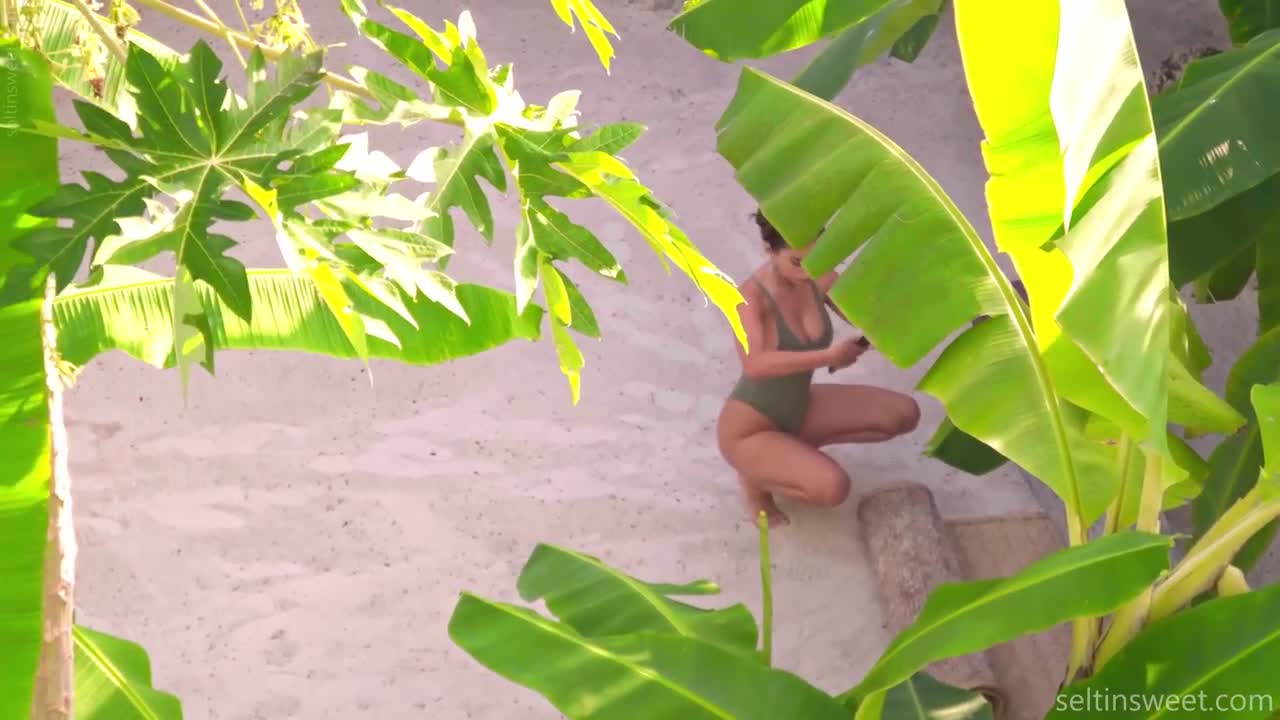Selti – Dildo Fuck In Zanzibar Vacation
