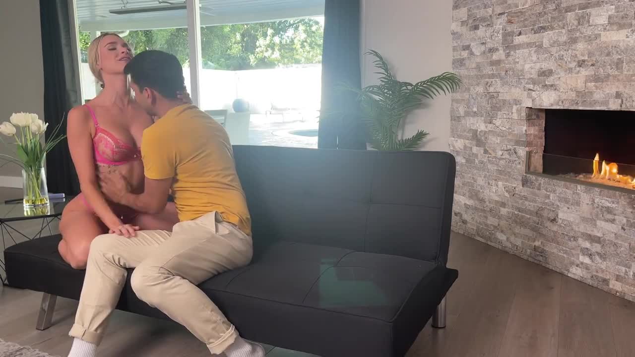 Emma Hix OnlyFans leaked Emma Hix And Max Fills – Hook Up For The First Time In LA on HDthot
