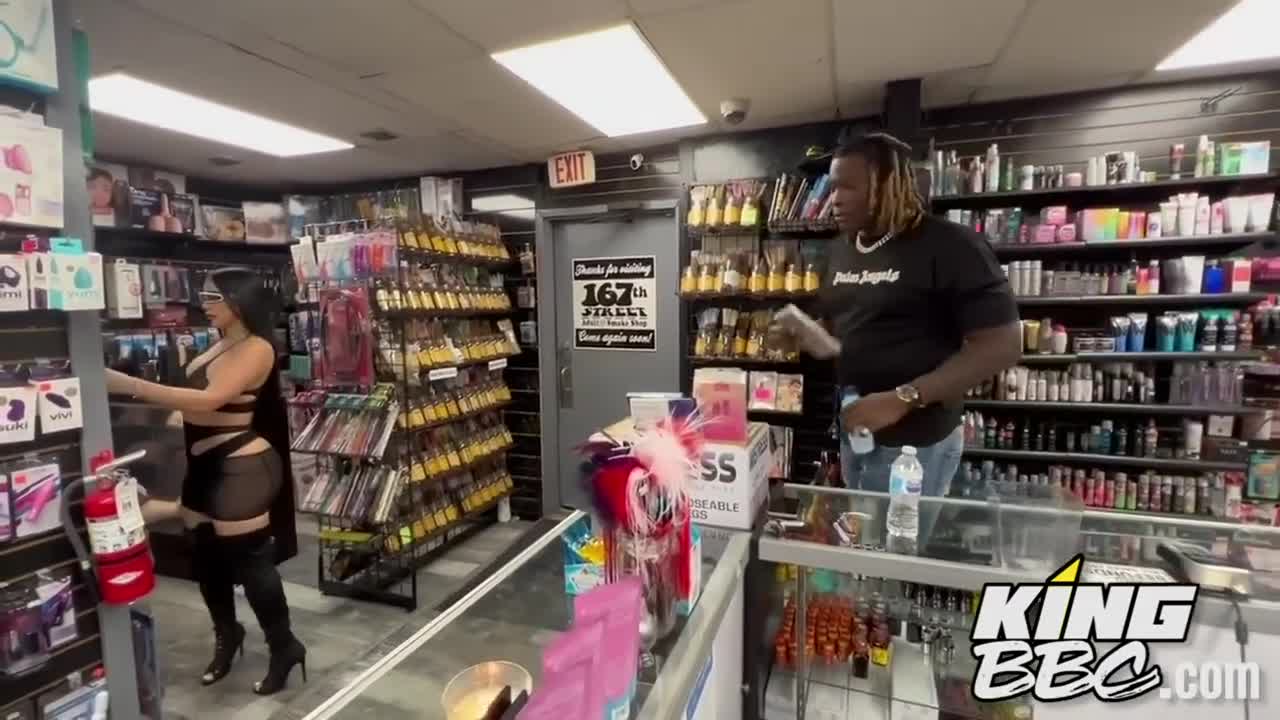 Valerie Kay GloryHole Sex Tape With King Louie