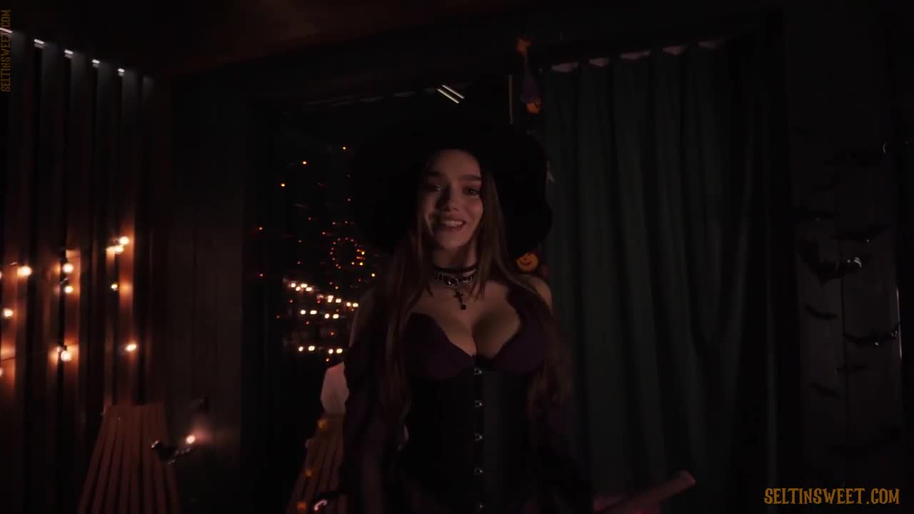 Selti – Halloween Witch Dildo Masturbation PPV Video Leaked