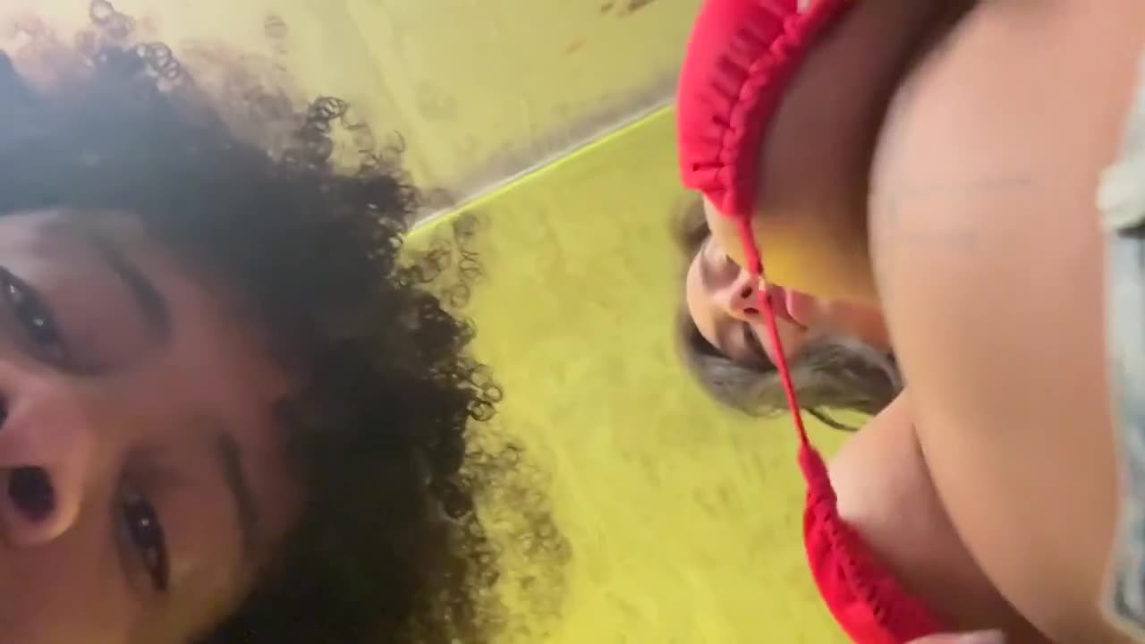 Vivian Taylor Horny Snow Bunny Fucks Stud From The Beach