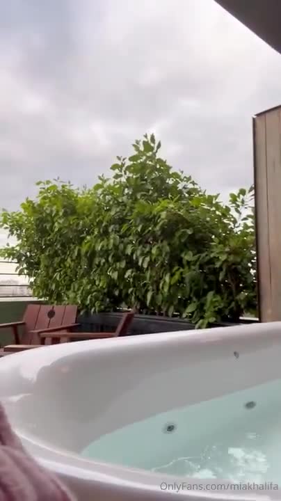 Mia Khalifa OnlyFans leaked Mia Khalifa High And Naked In Out Door Hot Tub on HDthot