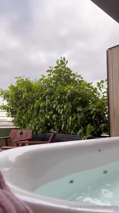 Mia Khalifa 46min Bare Titties Video Leaked