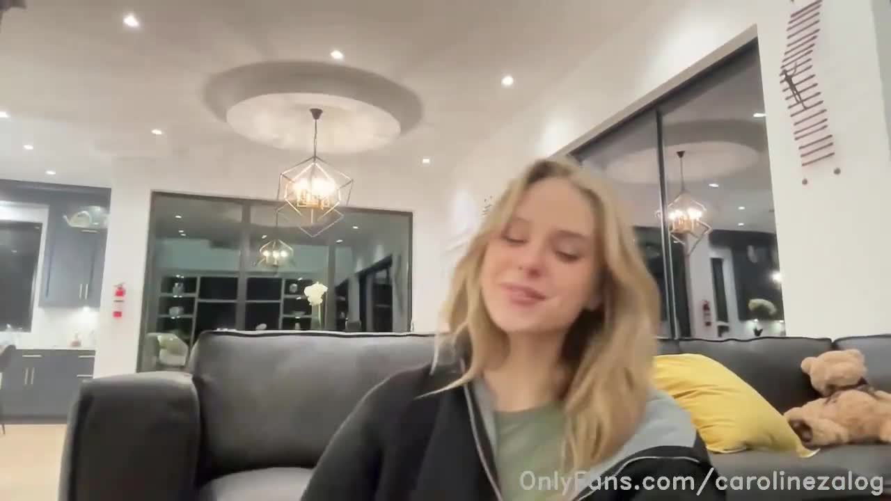 Caroline Zalog Nipple Pokies Livestream Video Leaked