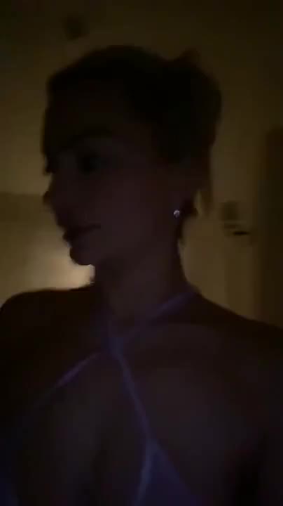 Lindsey Pelas Bare Ass Livestream Video Leaked