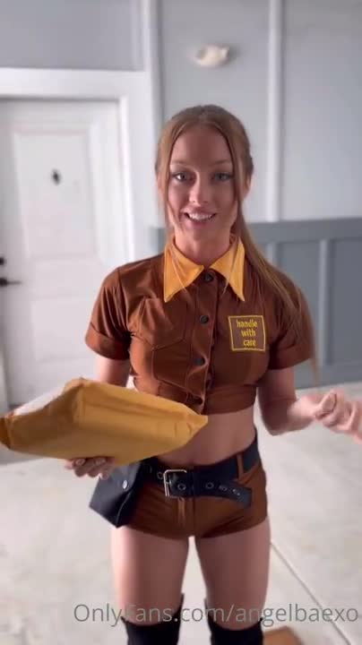 Skyiiah UPS Girl Blowjob Facial Video Leaked