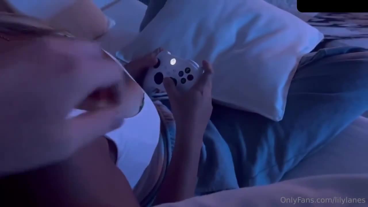 Lilylanes Sex While Gaming Video Leaked