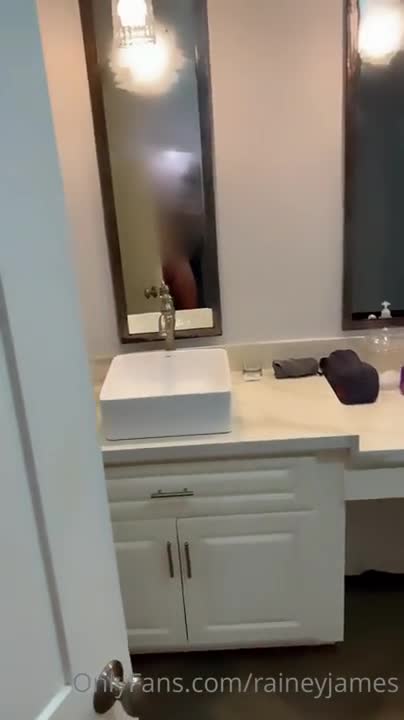 Rainey James Shower BG Video Leaked