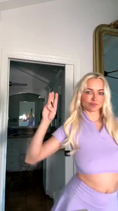 Lindsey Pelas OnlyFans leaked Lindsey Pelas 3rd May Livestream Video Leaked on HDthot