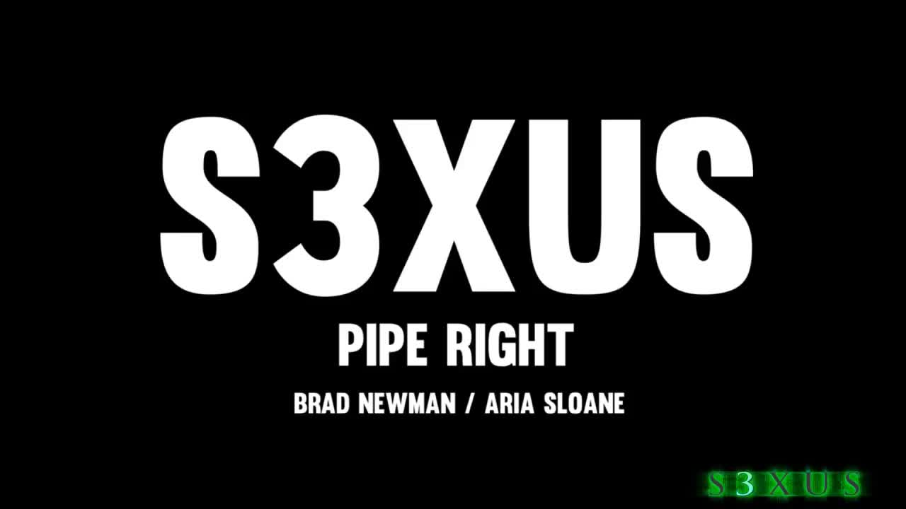 Aria Sloane Pipe Right