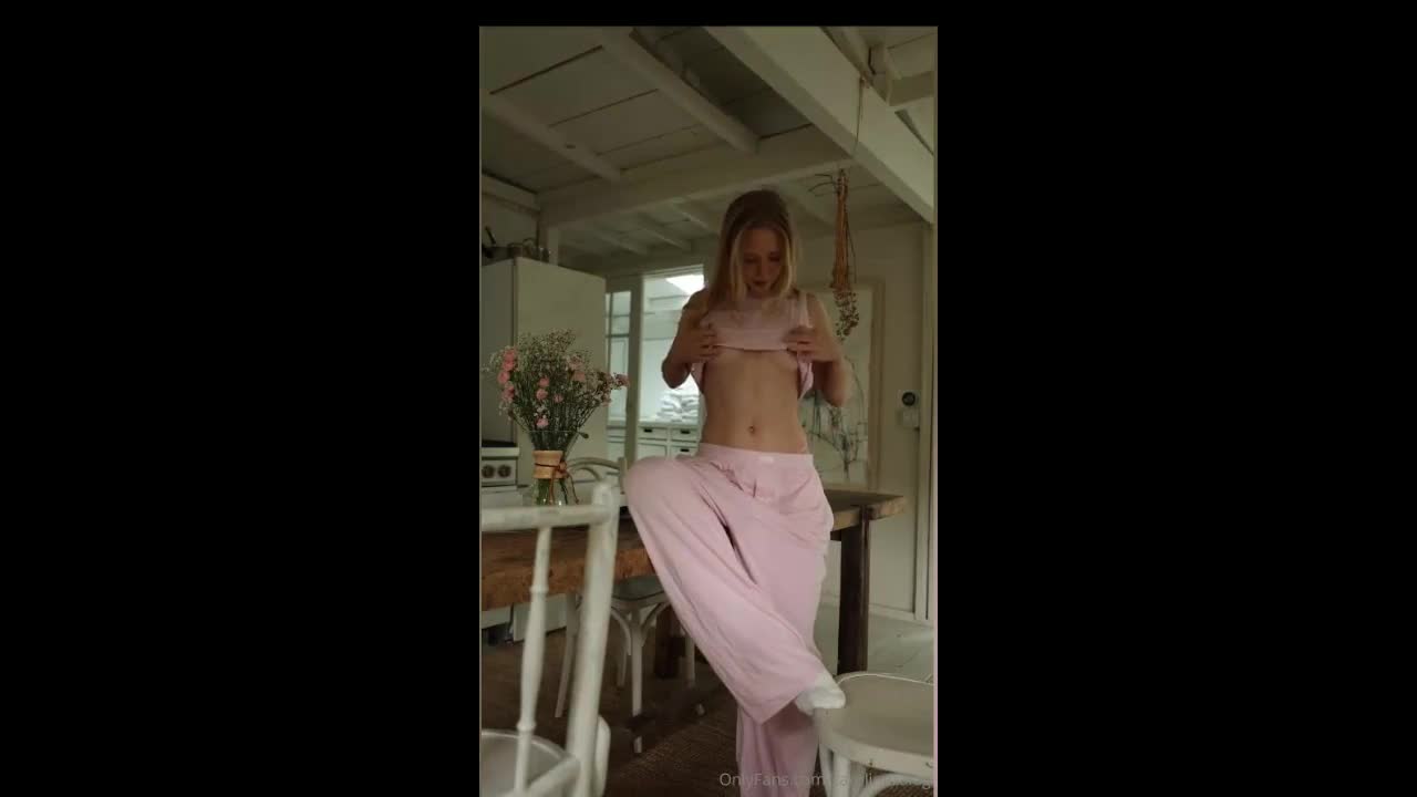Caroline Zalog Hot Striptease Video Leaked